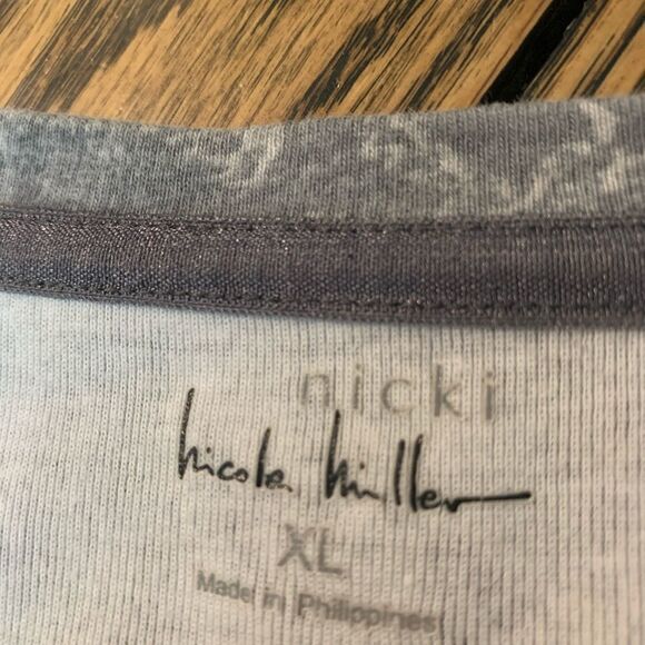 Nicole Miller Gray Flourish Top - Picture 6 of 7